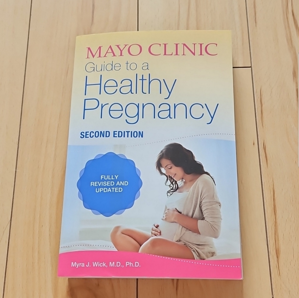 3 for $30 Mayo Clinic Guide to a Healthy Pregnancy Book